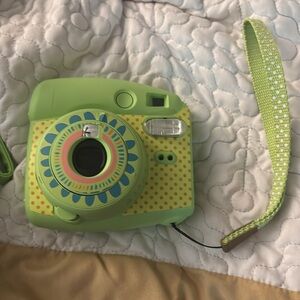 Fujifilm lime green camera with case- no Instastax- no film 🎞️ 
Excellent shape